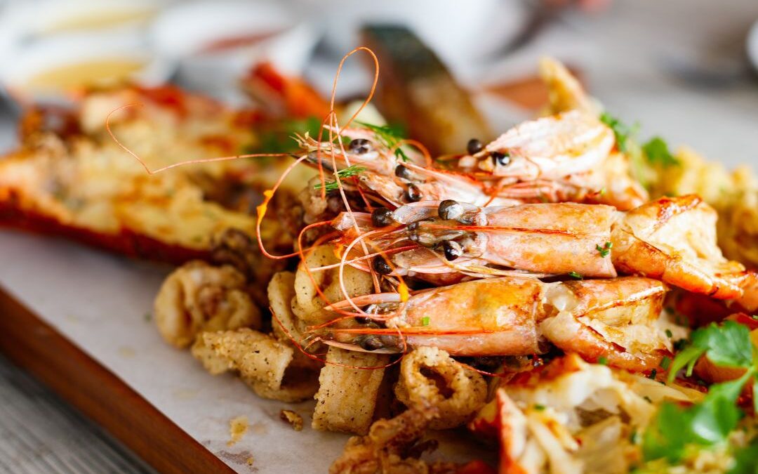 Best Restaurants in Airlie Beach: Waterfront Dining, Seafood and Local Gems